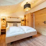 Falken 7 Apartmán *